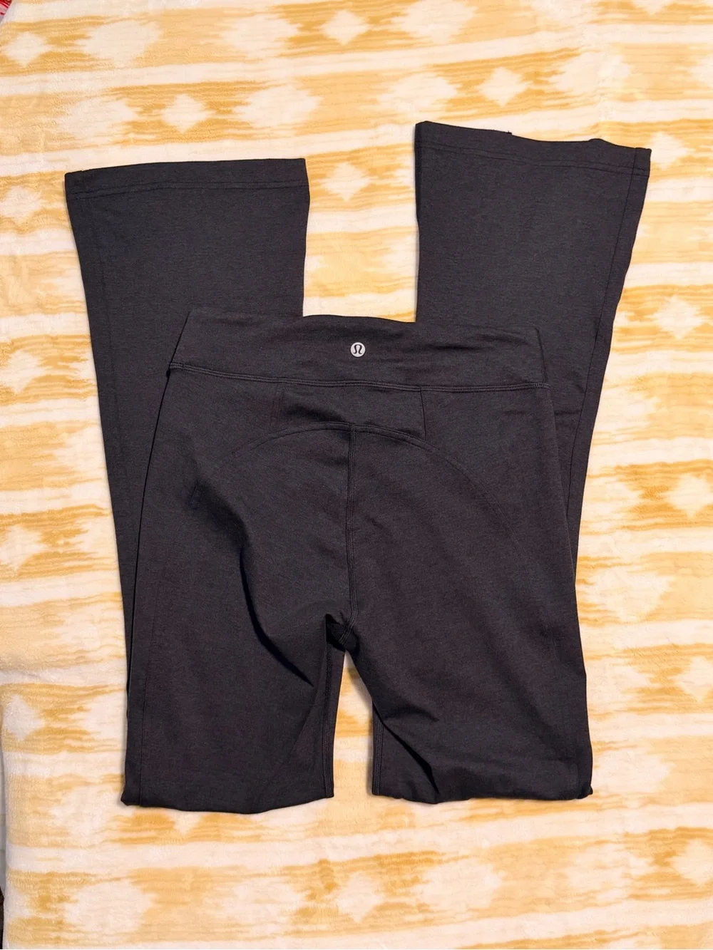 Lululemon Soft Sueded Split-Hem High-Rise Mini-Flare Pant size 8 Perfect Cond